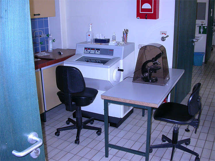 W&uuml;rzburg
Neurobiologisches Labor
Cryocut