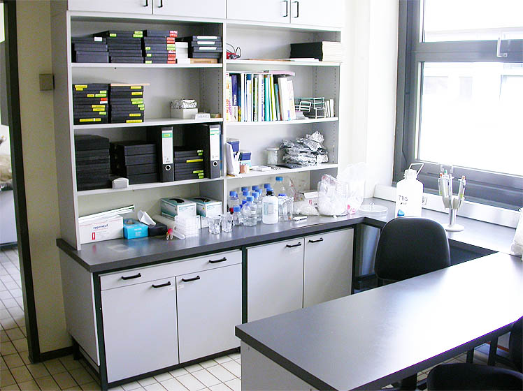 W&uuml;rzburg                  Immunozytologisches Labor  Neurobiologisches Labor